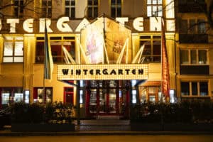 „AHOI“ – The Acrobatics Swing Show in Berlin 3